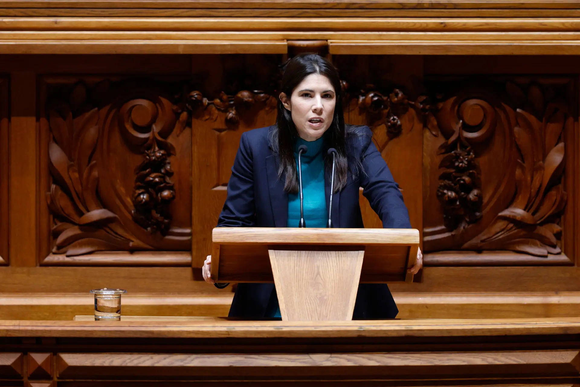 Bloco e PCP colam PS à direita e tentam isolar-se como "alternativa"