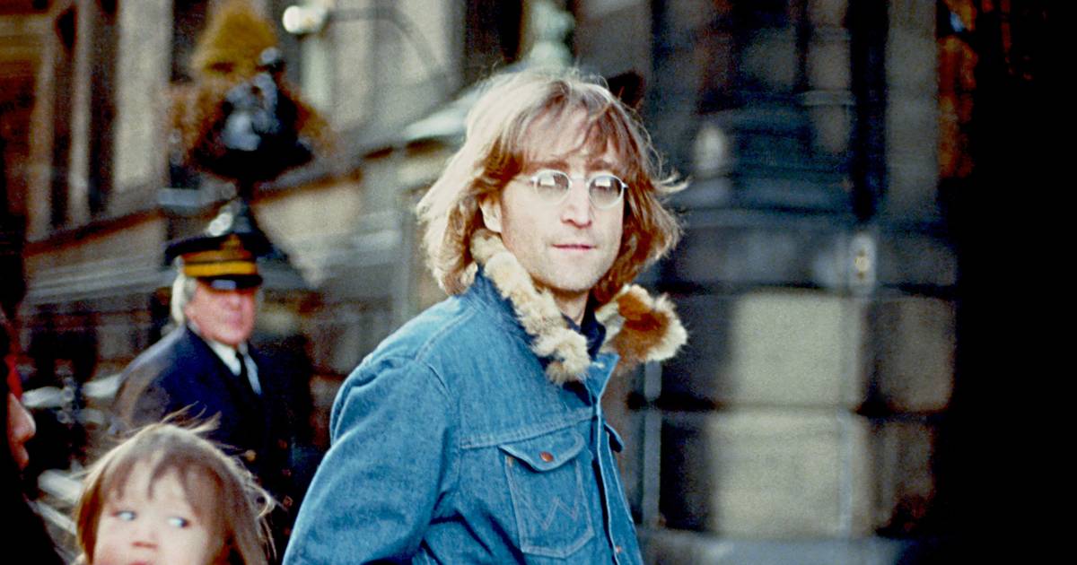 A desculpa bizarra que o assassino de John Lennon deu depois de o matar