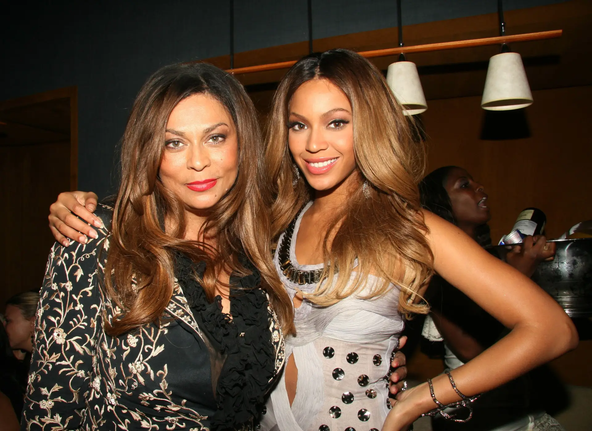 "Era o meu lugar favorito, o meu santuário": mãe de Beyoncé lamenta perda de casa de praia nos fogos de Los Angeles