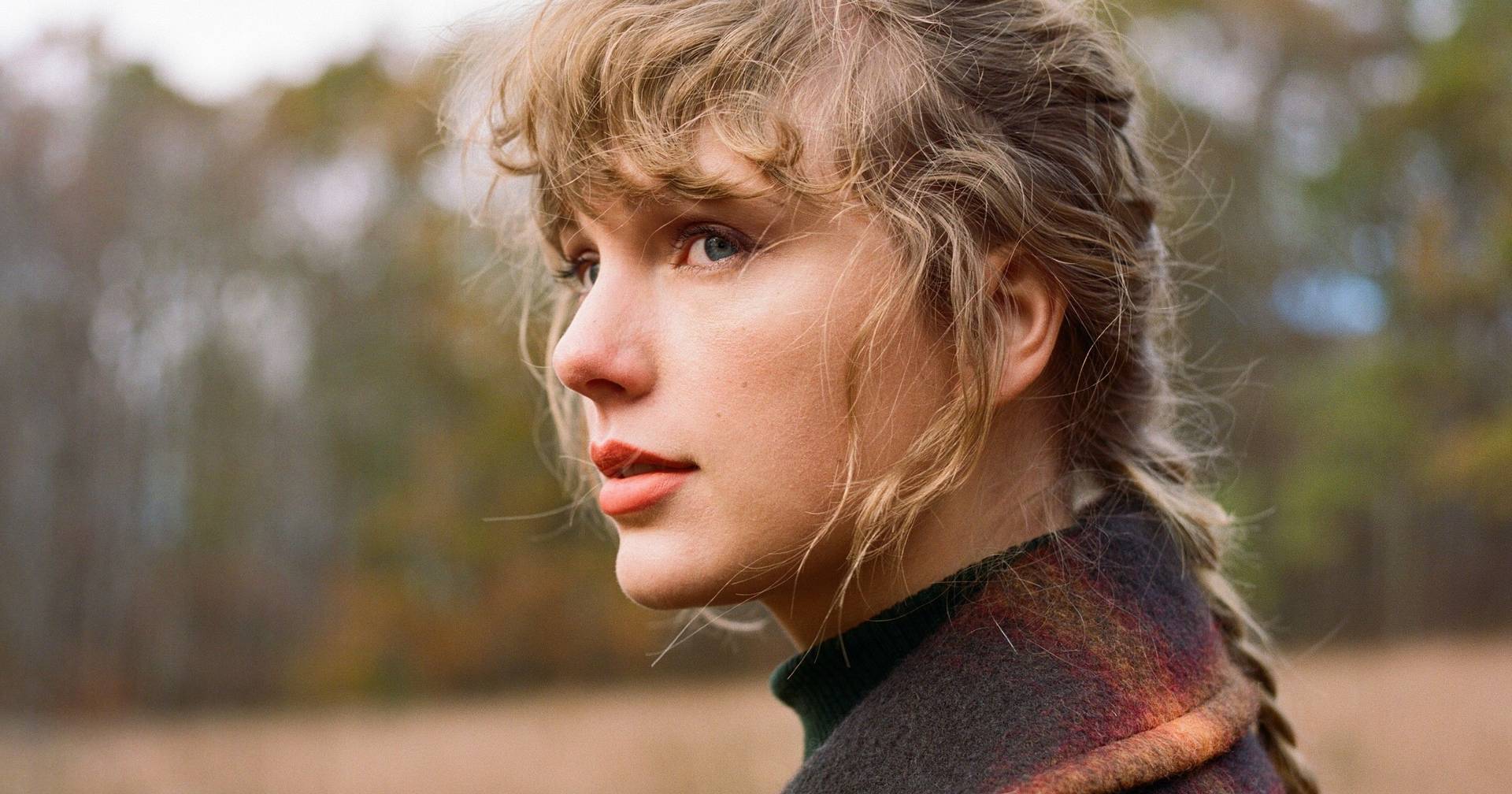 Taylor Swift: „Ich musste ins Ausland ziehen und lebte ein Jahr lang in einem gemieteten Haus. Ich hatte Angst, Anrufe entgegenzunehmen, und vertraute niemandem.“