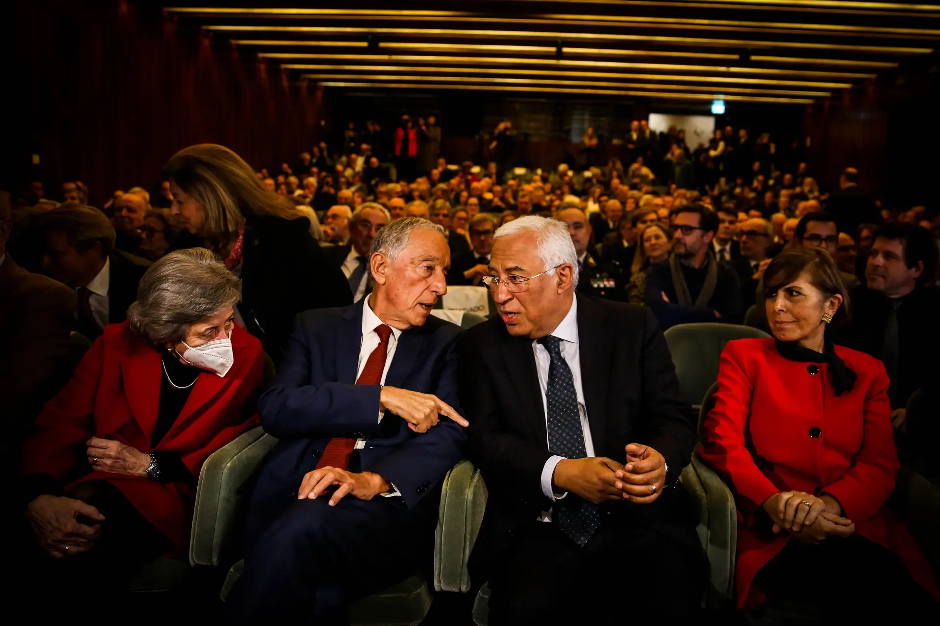 Presidente da República decreta demissão do Governo