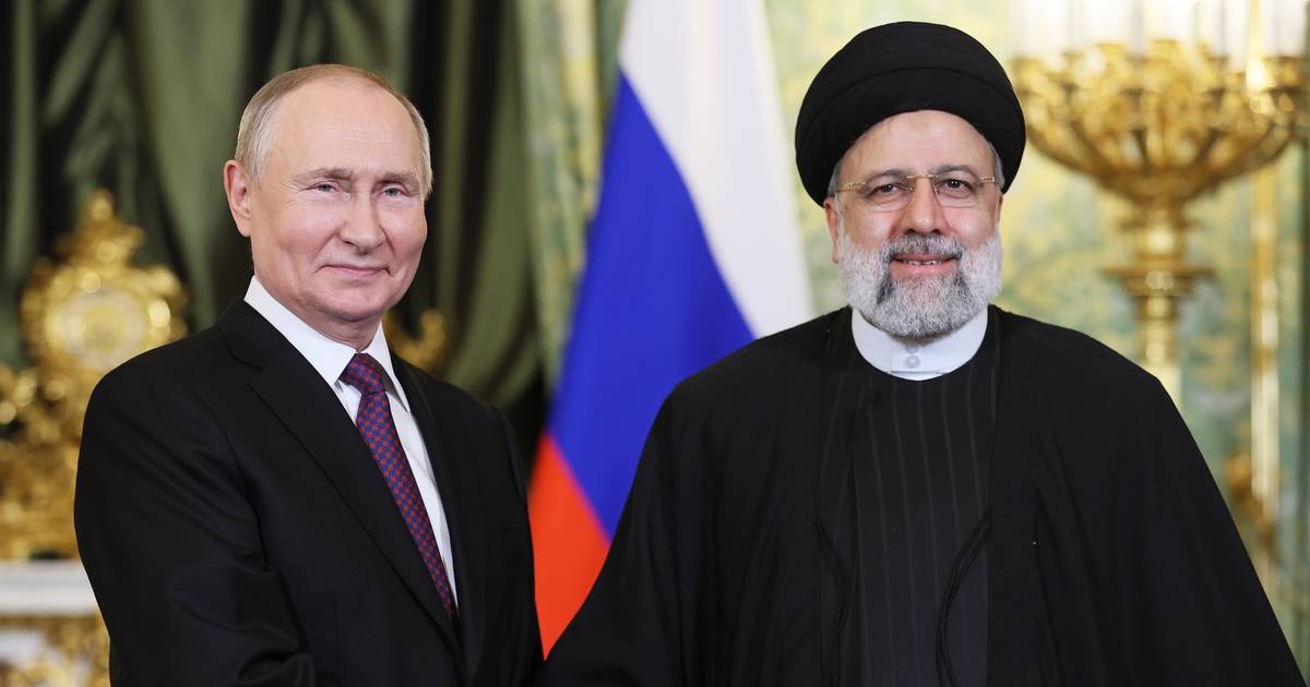 Putin recebe no Kremlin o presidente do Irão, Ucrânia e EUA assinam acordo para produção conjunta de armas
