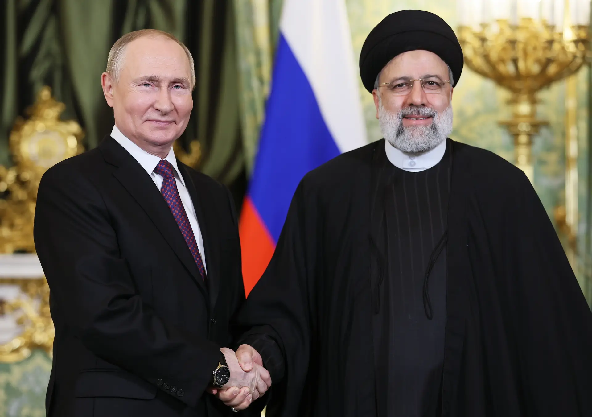 Vladimir Putin e o Presidente do Irão, Ebrahim Raisi