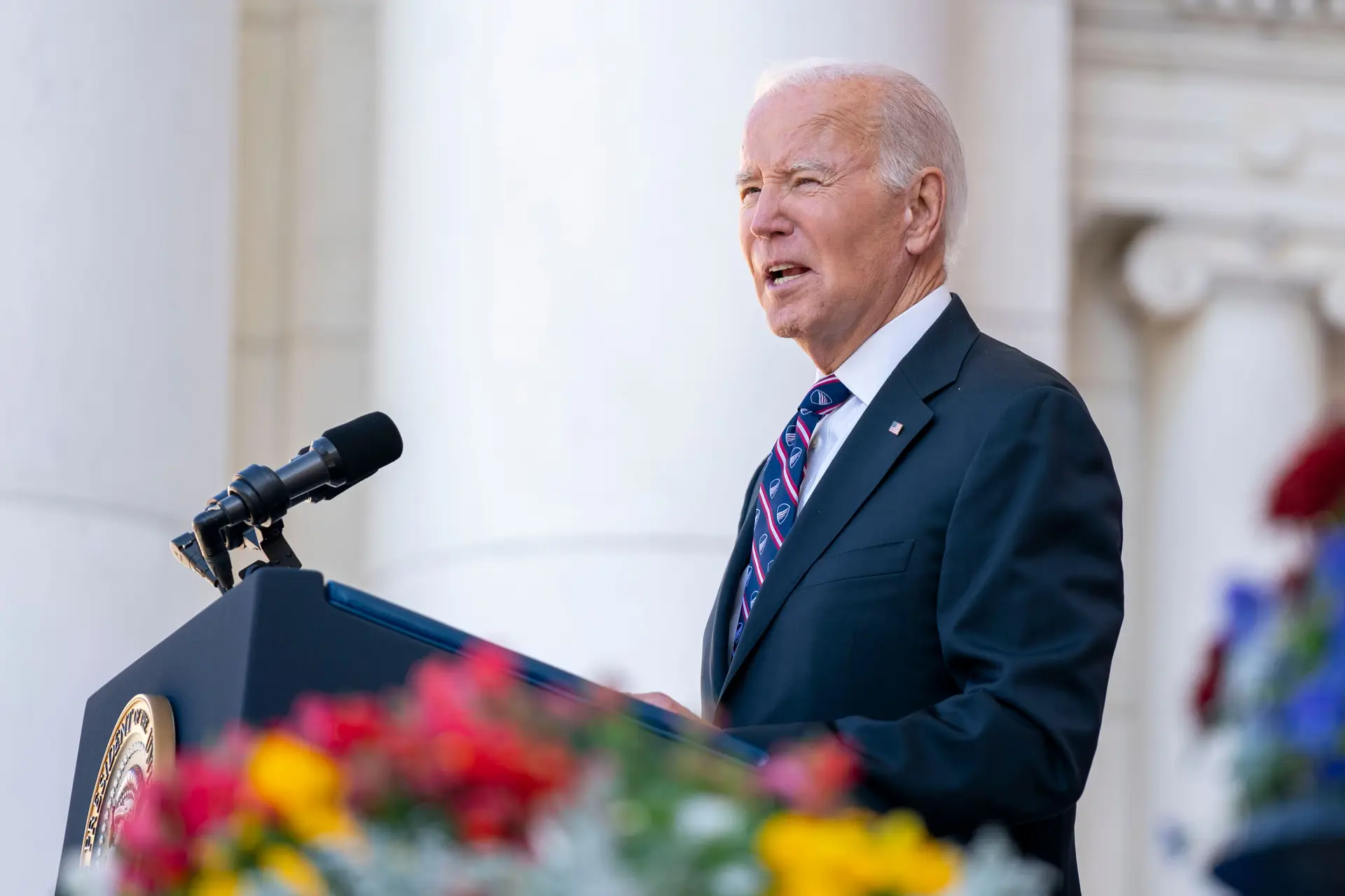 Biden anuncia 185 milhões de euros em ajuda militar à Ucrânia