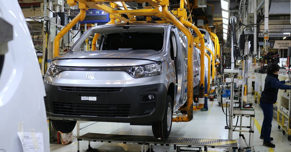 Produção automóvel cai 4,9% em novembro, mas a fábrica da Stellantis em Mangualde bate recorde