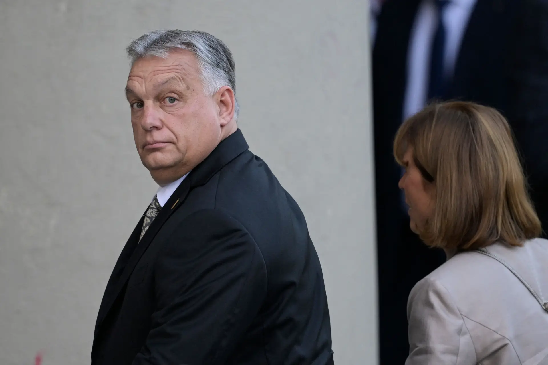 Apoio à Ucrânia: unidade da UE em risco, é a última oportunidade para convencer Orbán