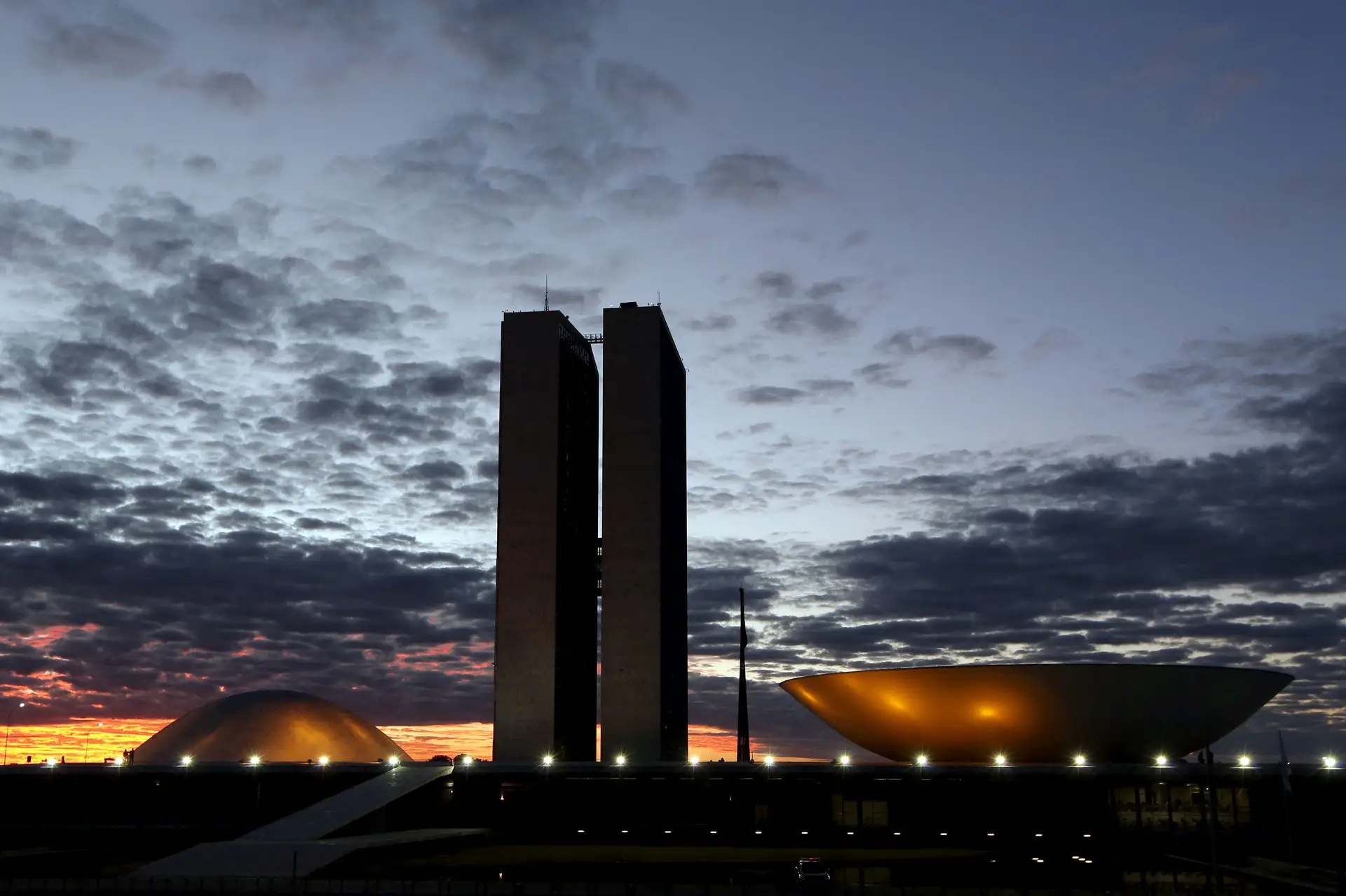Brasil atribui 192 concessões de prospeção e exploração de petróleo e gás por €78,61 milhões