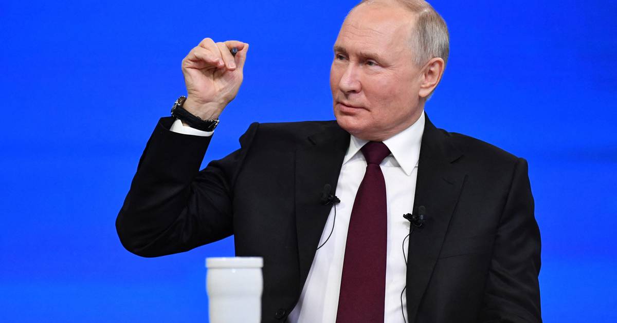 “Se eles querem negociar, deixem-nos negociar”: Putin abriu a porta ao fim da guerra, mas não aceita “recuar um único metro”