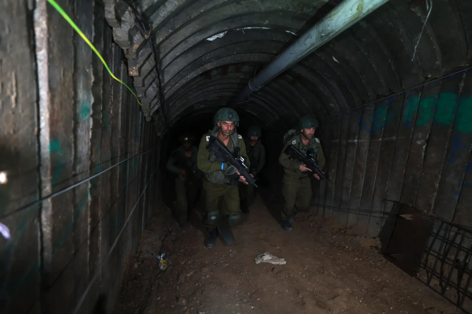 O Exército israelita anunciou ter descoberto o maior túnel do Hamas, com cerca de quatro quilómetros de comprimento e 50 metros de profundidade situado, em Erez, na fronteira a norte do enclave palestiniano.