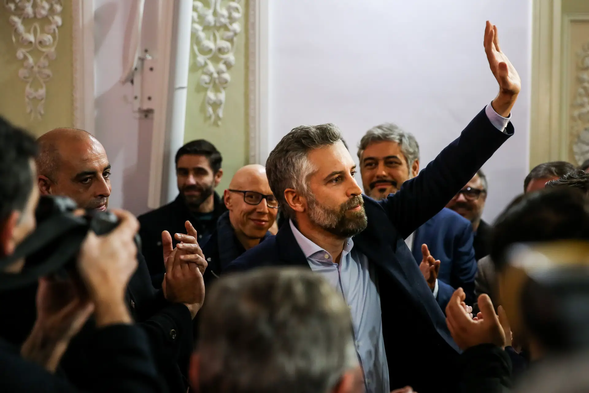 Esquerda ainda procura “convergência”, Pedro Nuno liberta-se do legado e prepara oposição