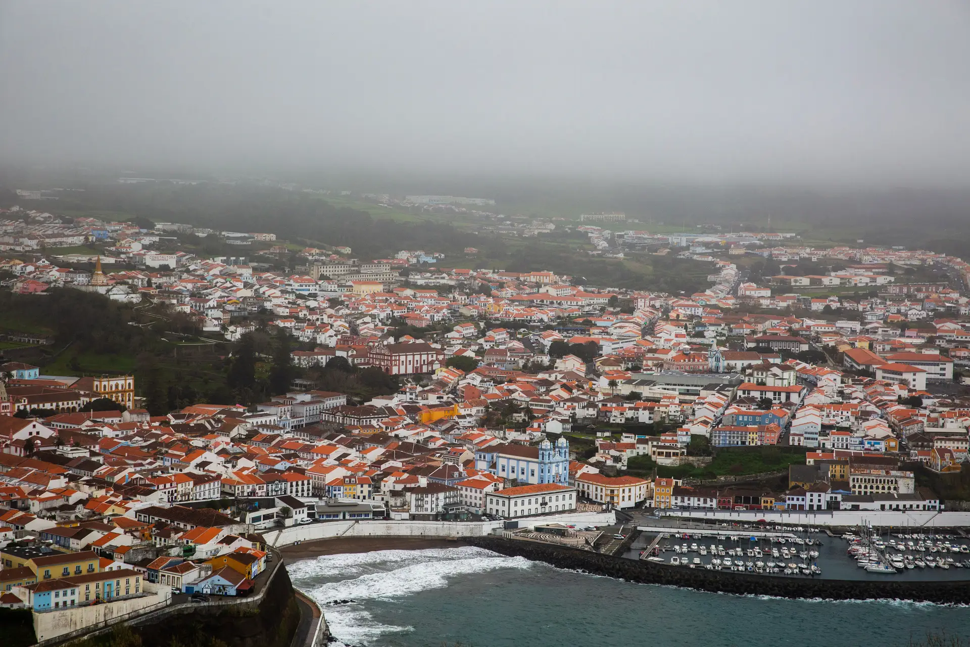 Angra do Heroísmo: a cidade classificada que renasceu dos escombros e tem a história nas paredes (e no prato)