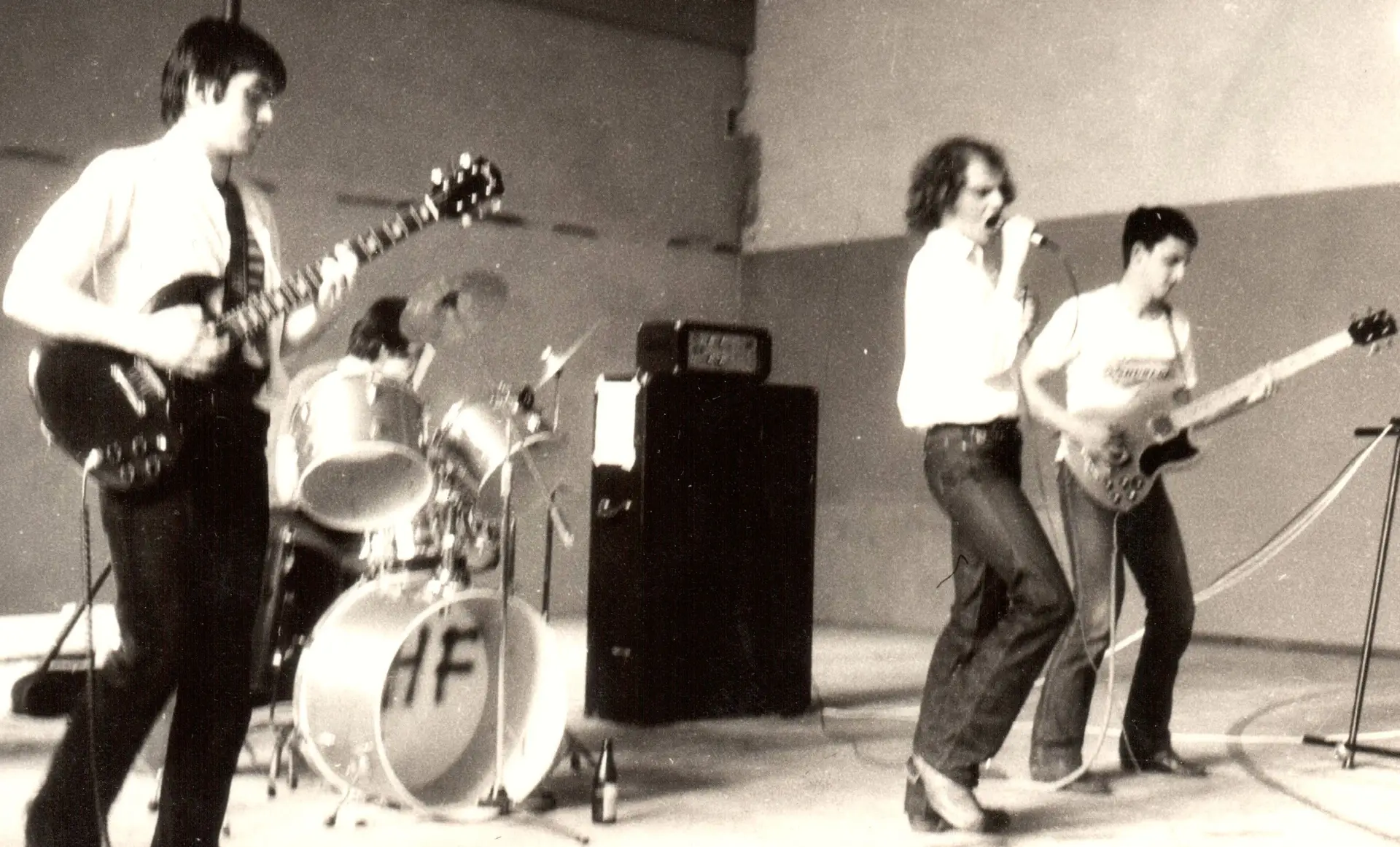 UHF em 1979 ao vivo na Escola Secundária das Cavaquinhas, no Seixal