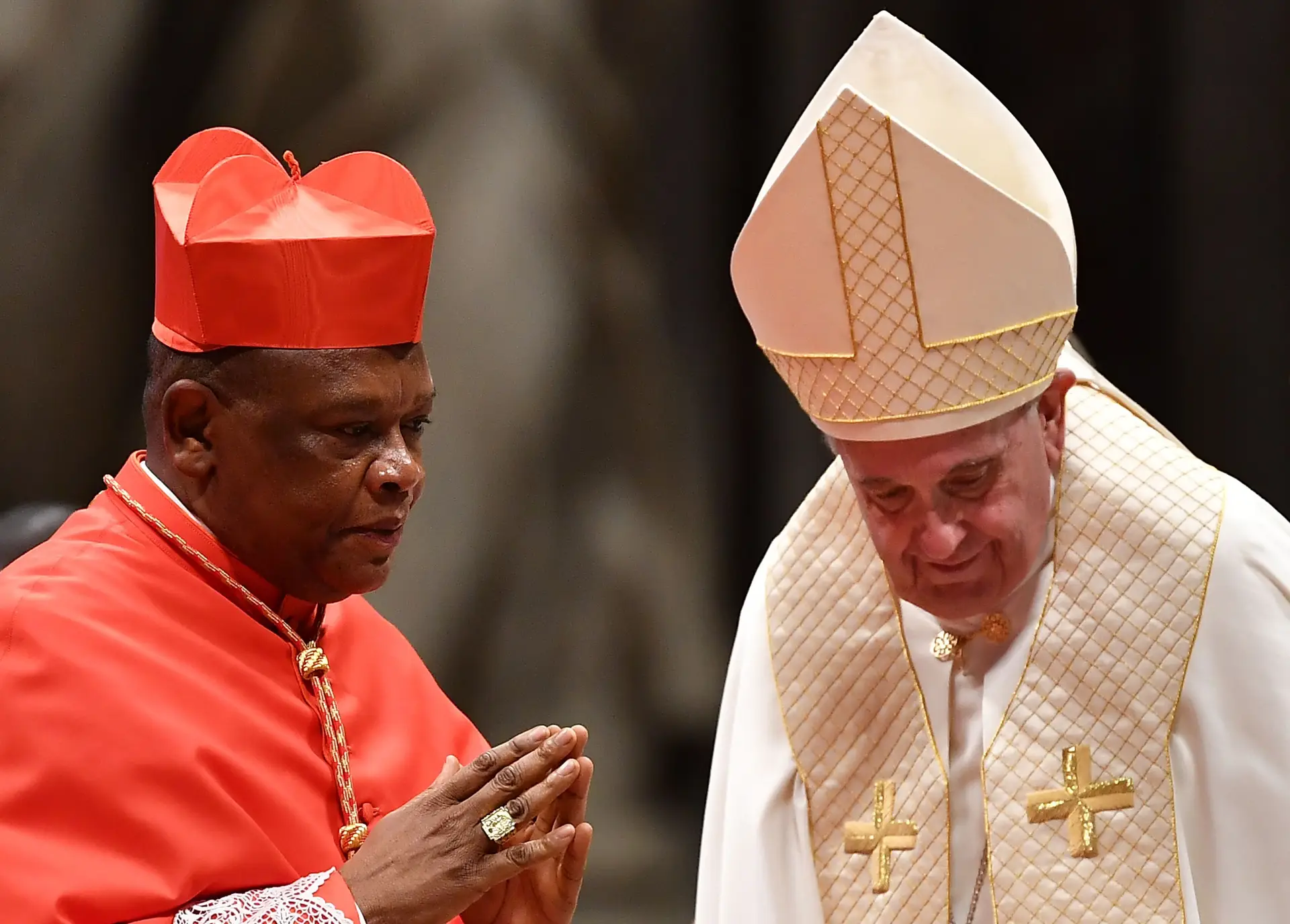 Criado cardeal por Francisco, Fridolin Ambongo Besungo, da República Democrática do Congo, é um dos maiores críticos da decisão de abençoar pessoas que mantêm relações homossexuais 