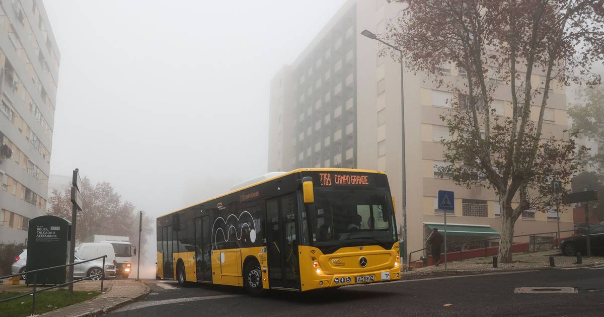 Inimigo Público: Carris já tem solução para acelerar transporte em 2026: passageiros irem todos a pé