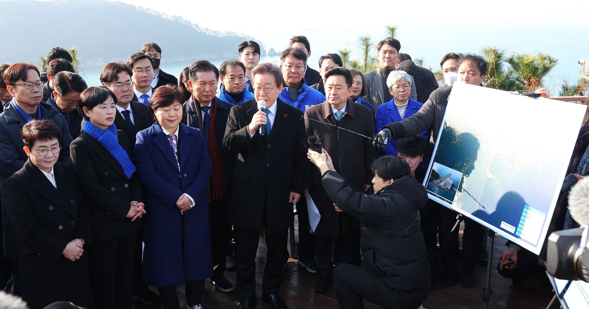 Líder da oposição esfaqueado na Coreia do Sul