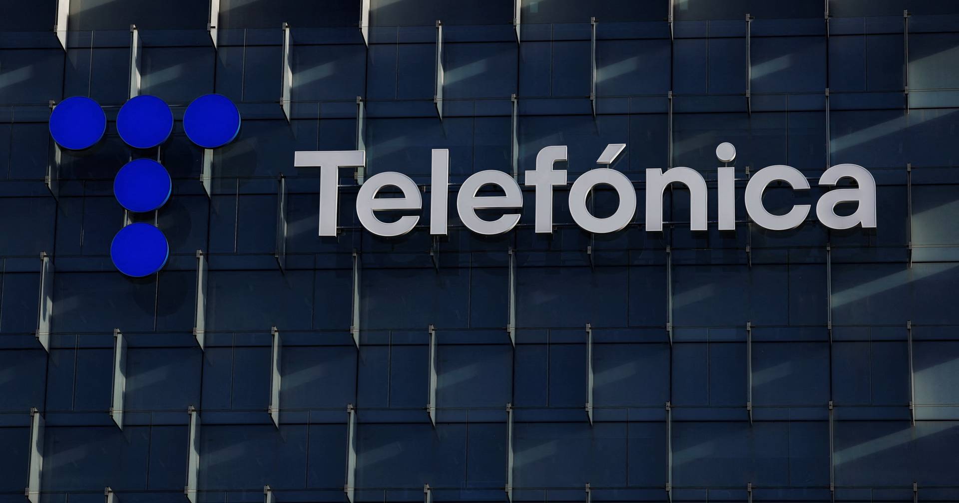 España: Telefónica anuncia despidos de 3.421 trabajadores