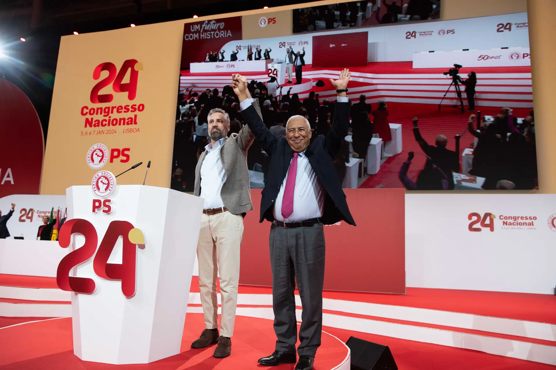 António Costa 'entrou' na campanha para elogiar Pedro Nuno e recordar "austeridade" de Passos