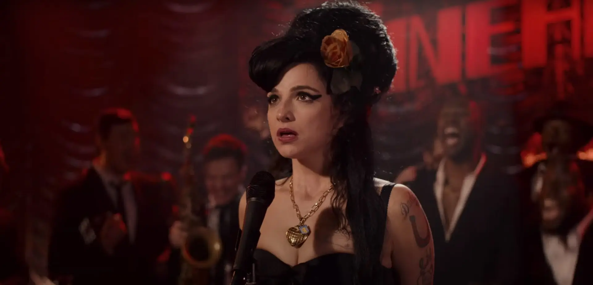 Como será Amy Winehouse no cinema? Já sabemos: chegou o primeiro ‘teaser’ para o ‘biopic’ “Back to Black”