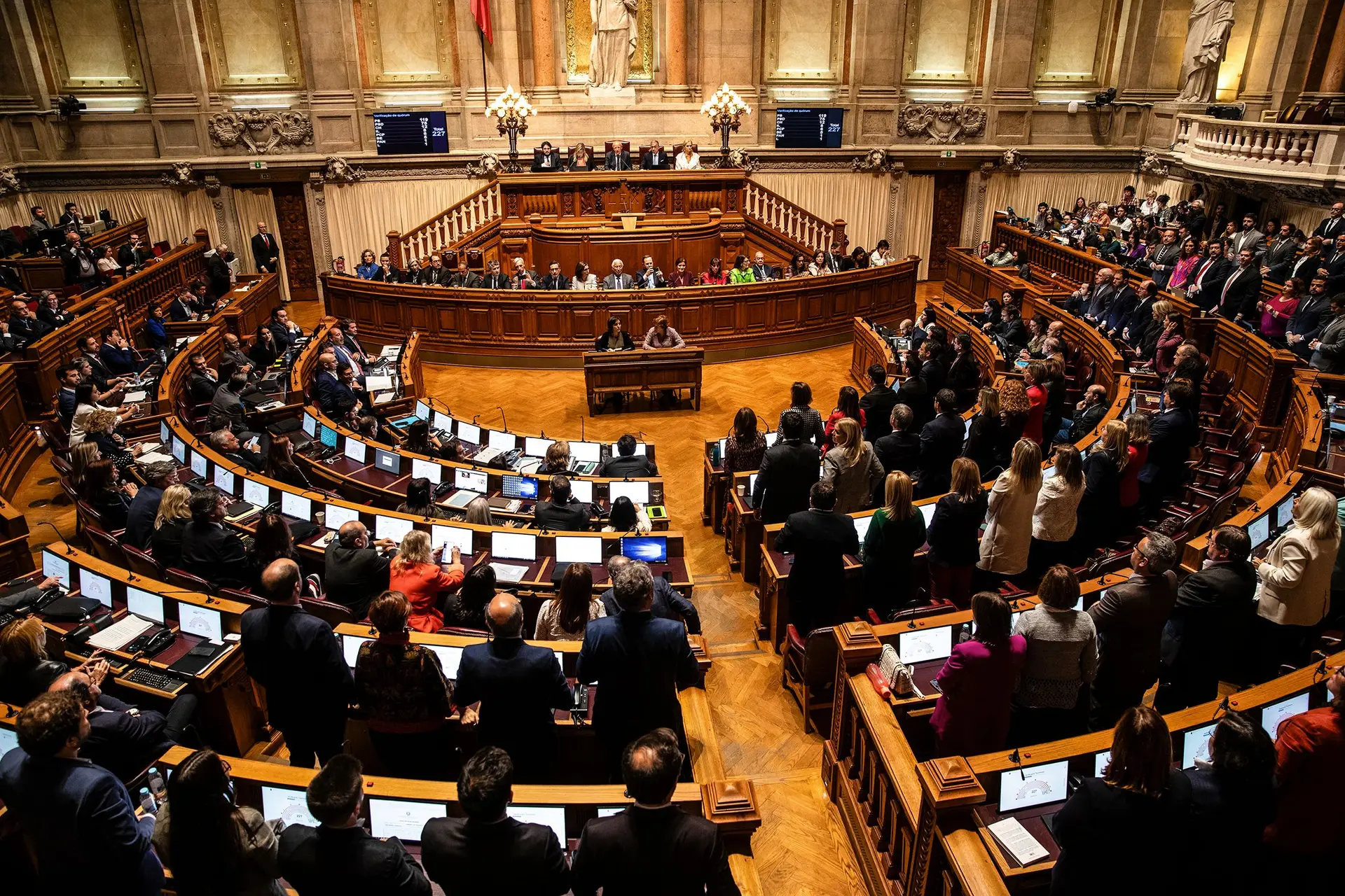 A Assembleia da República teve esta quinta-feira o último plenário da legislatura