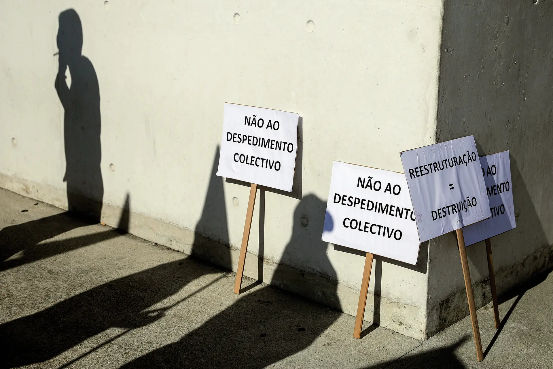 "É um autêntico clima de funeral”: fábrica de calçado Gabor despede 222 trabalhadores em Barcelos
