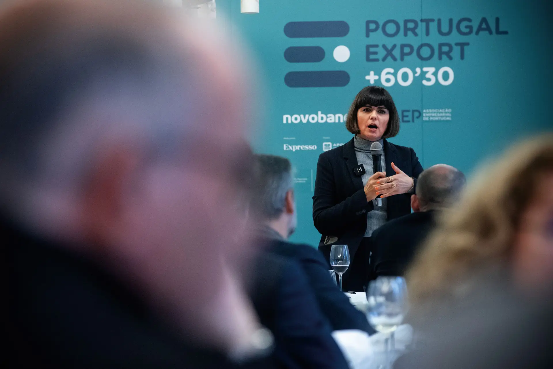 Paula Arriscado, diretora corporativa de pessoas, marca e comunicação do Grupo Salvador Caetano, foi a oradora principal do almoço-debate desta semana, o segundo de três a acontecer dentro deste projeto
