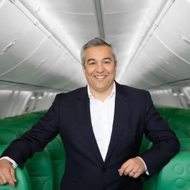 Olivier Mazzucchelli, presidente executivo da Transavia France, a bordo do novo Airbus A320neo