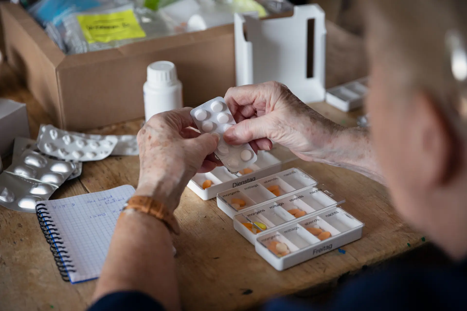 “É mais fácil introduzir do que retirar”: ferramenta eletrónica está a ser construída para melhorar a prescrição de medicamentos a idosos
