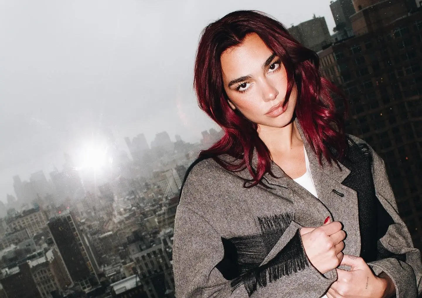Dua Lipa vai lançar álbum de “pop psicadélica” influenciado por Massive Attack e Primal Scream