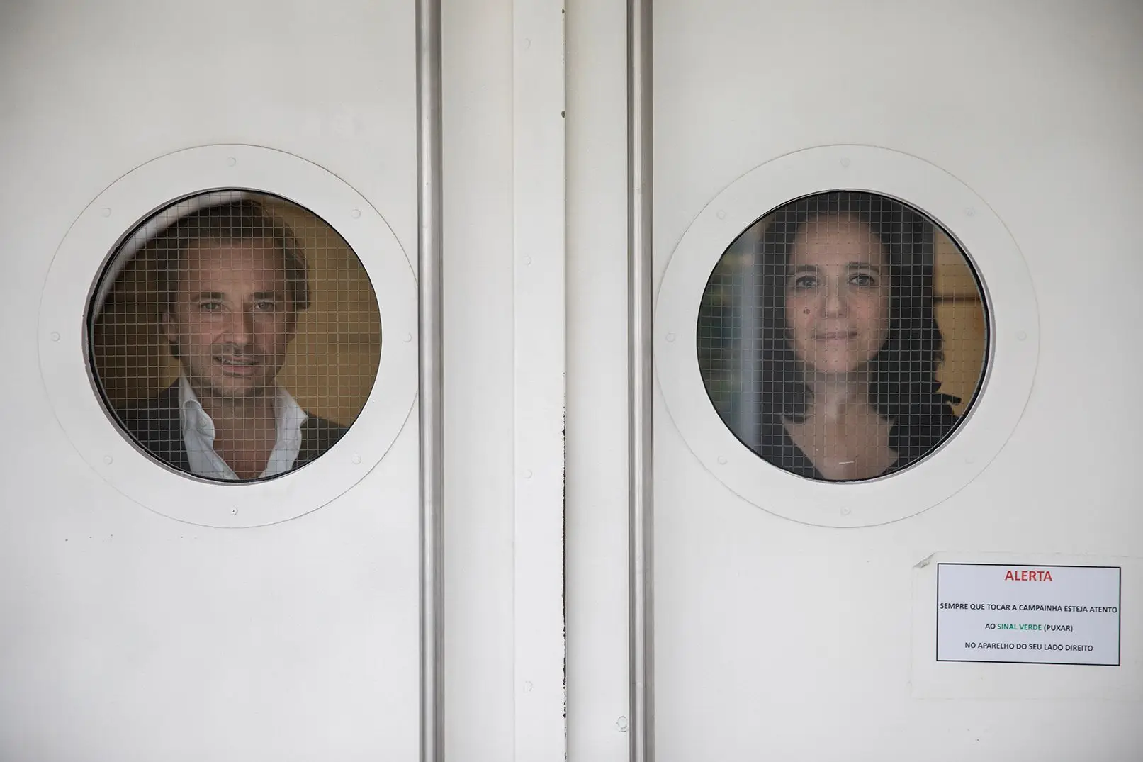 Grégoire Courtine e Jocelyne Bloch, fundadores da Onward Medical, e investigadores da Escola Federal Politécnica de Lausana, têm vindo a usar Inteligência Artificial para descodificar o cérebro humano