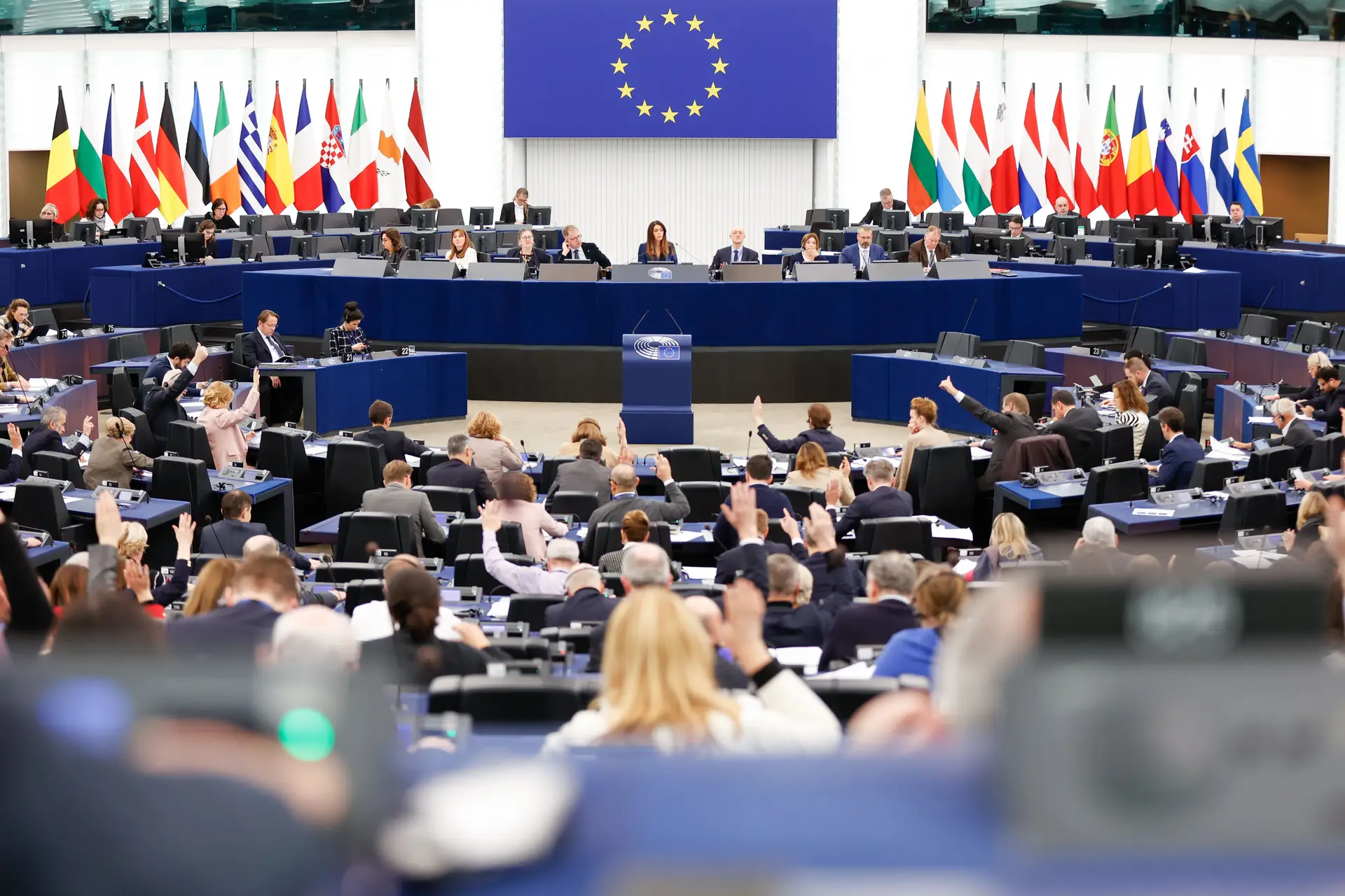 “Uma viragem brusca à direita”: populistas estarão no pódio das europeias em dois terços da UE, incluindo em Portugal