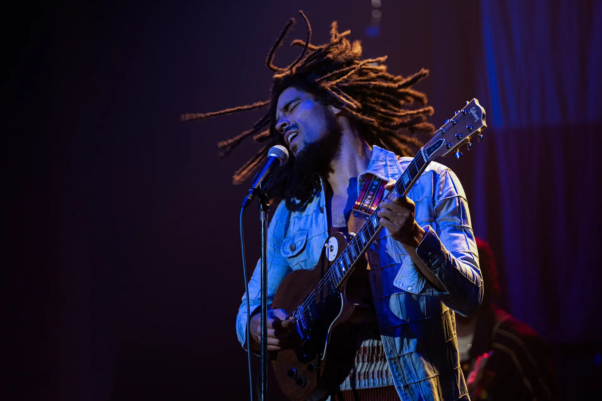 Kingsley Ben-Adir em "Bob Marley: One Love"