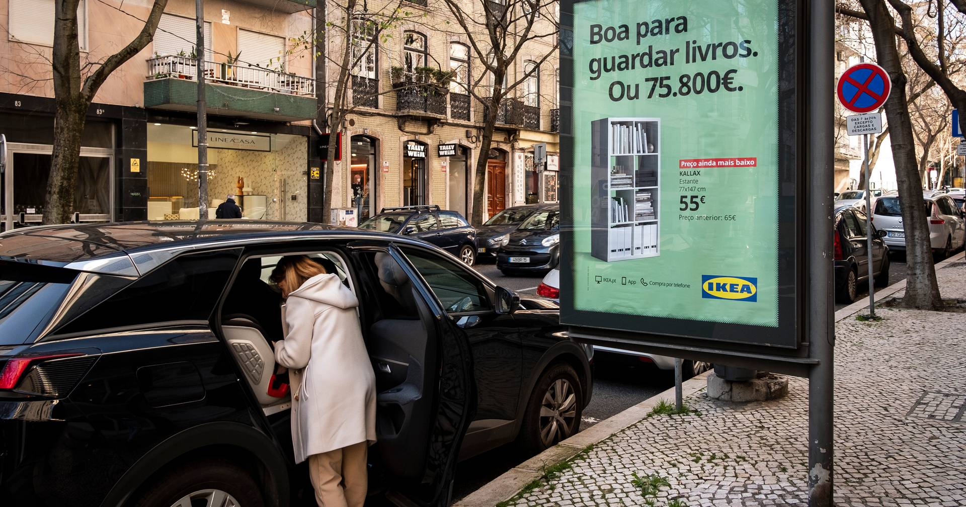 Une étagère “pour ranger des livres” soit “75 800 euros” : IKEA parodie l’Opération Influenceur, mais ne veut pas “contribuer au débat partisan”