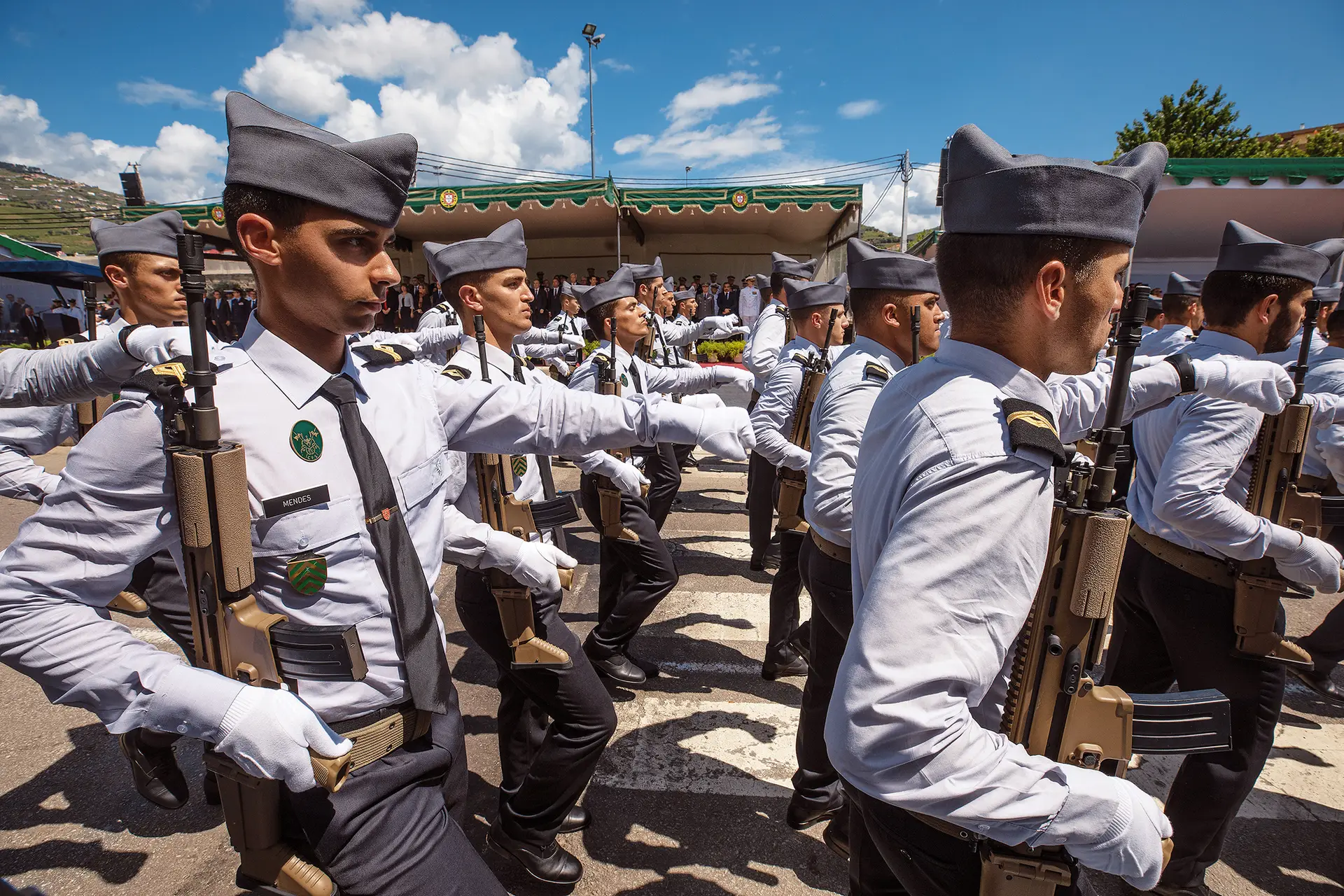 “Não somos muitos, mas temos de parecer”: GNR regista atos administrativos como ocorrências “no terreno” para “disfarçar” falta de efetivos