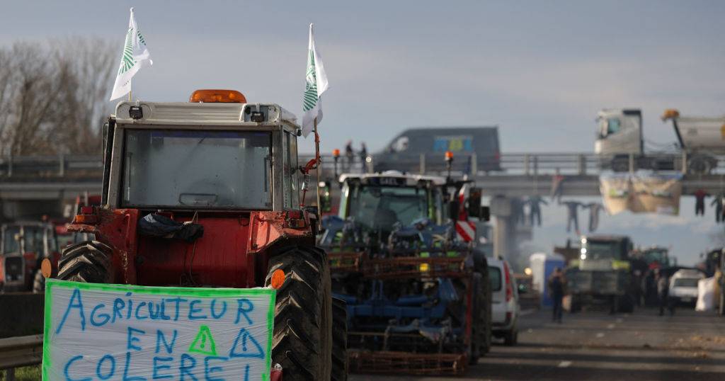 Camionistas espanhóis estimam perdas de €12 milhões diários por protestos em França