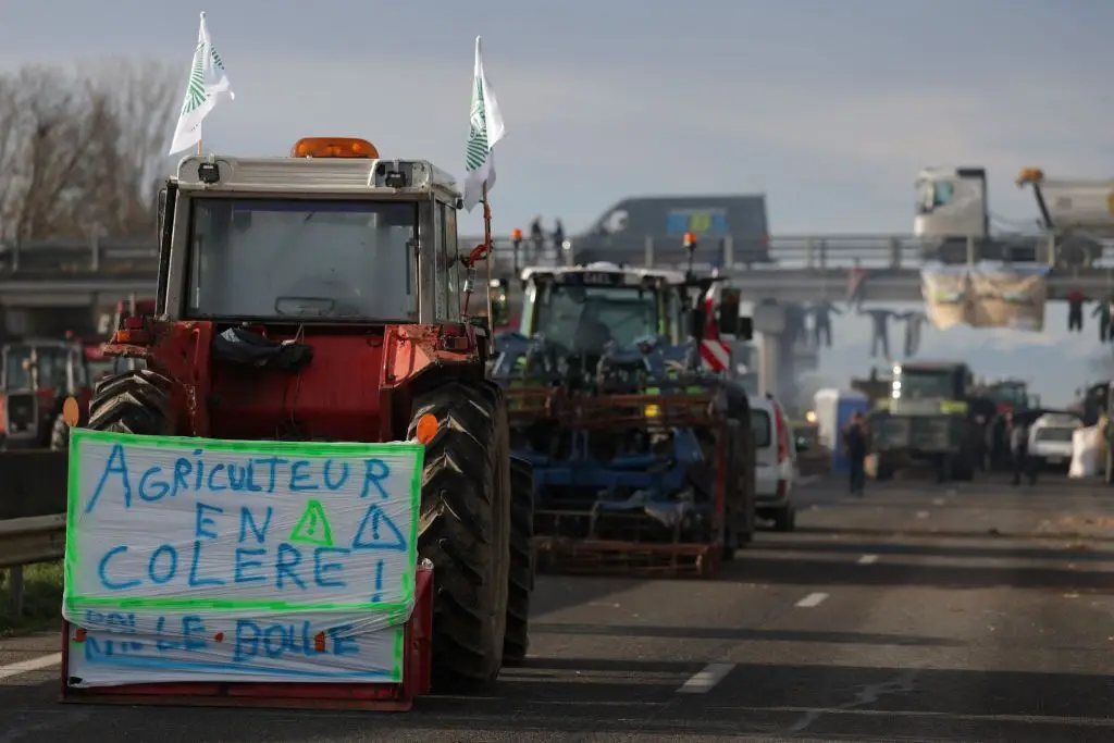 Agricultores portugueses manifestam-se na quinta-feira com tratores nas estradas