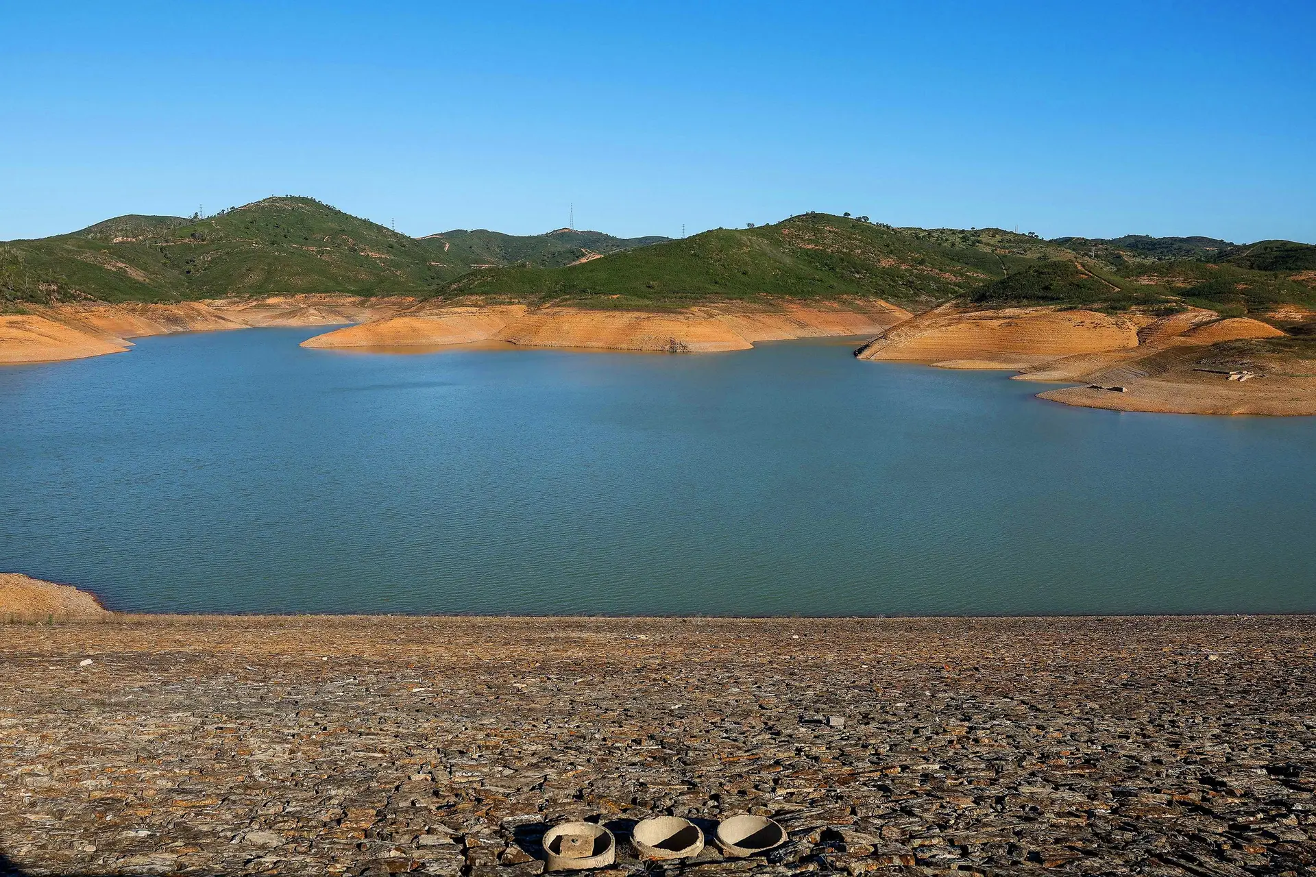 Alívio nas restrições ao uso de água no Algarve: agricultores satisfeitos, mas lamentam demora