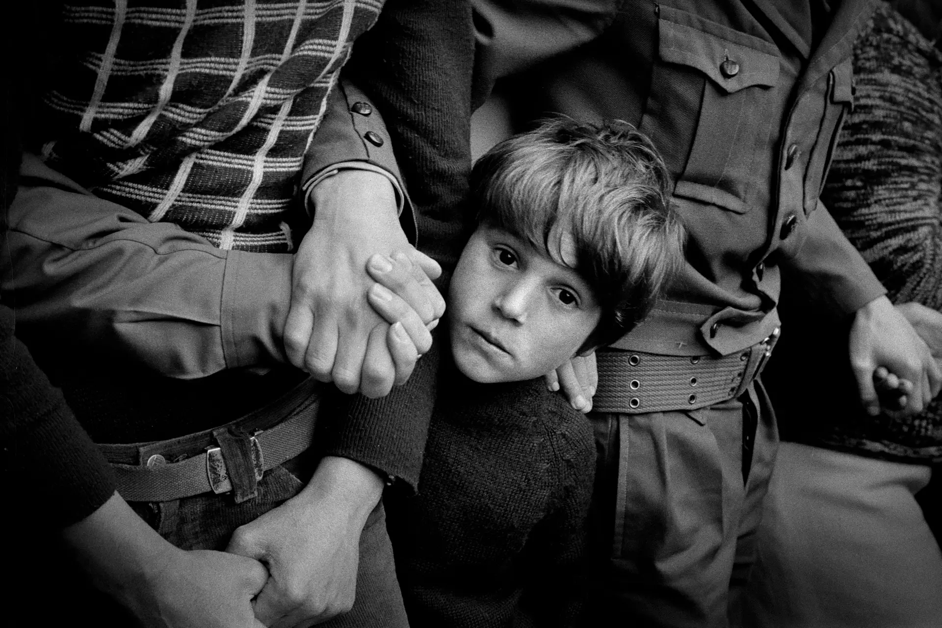 Alfredo Cunha, o fotógrafo que registou o “nascimento de uma utopia”, inaugura exposição com fotografias históricas da Revolução dos Cravos