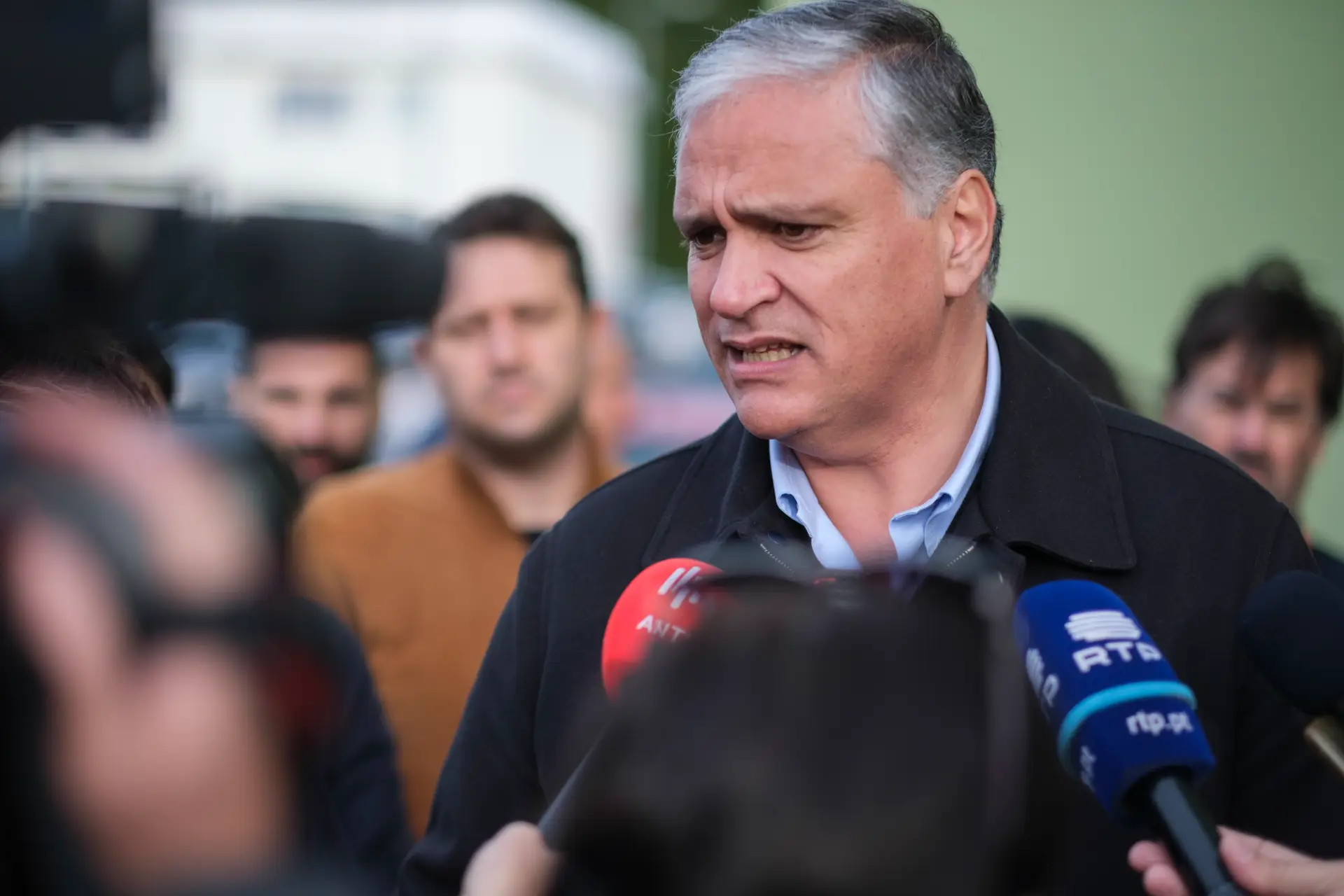 Açores: Embalado por sondagem, Vasco Cordeiro apela ao voto para acabar com "instabilidade" e aponta PS como tampão ao Chega