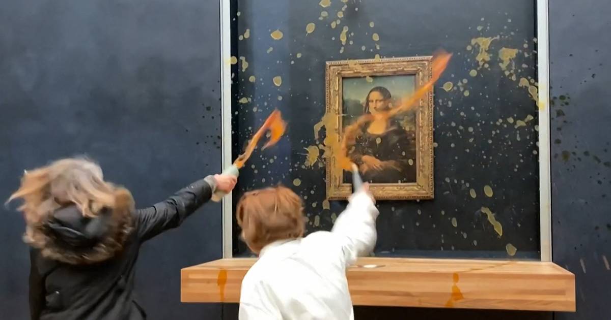 Ativistas francesas atiram sopa para retrato de ‘Mona Lisa’ em protesto por “alimentação sustentável”