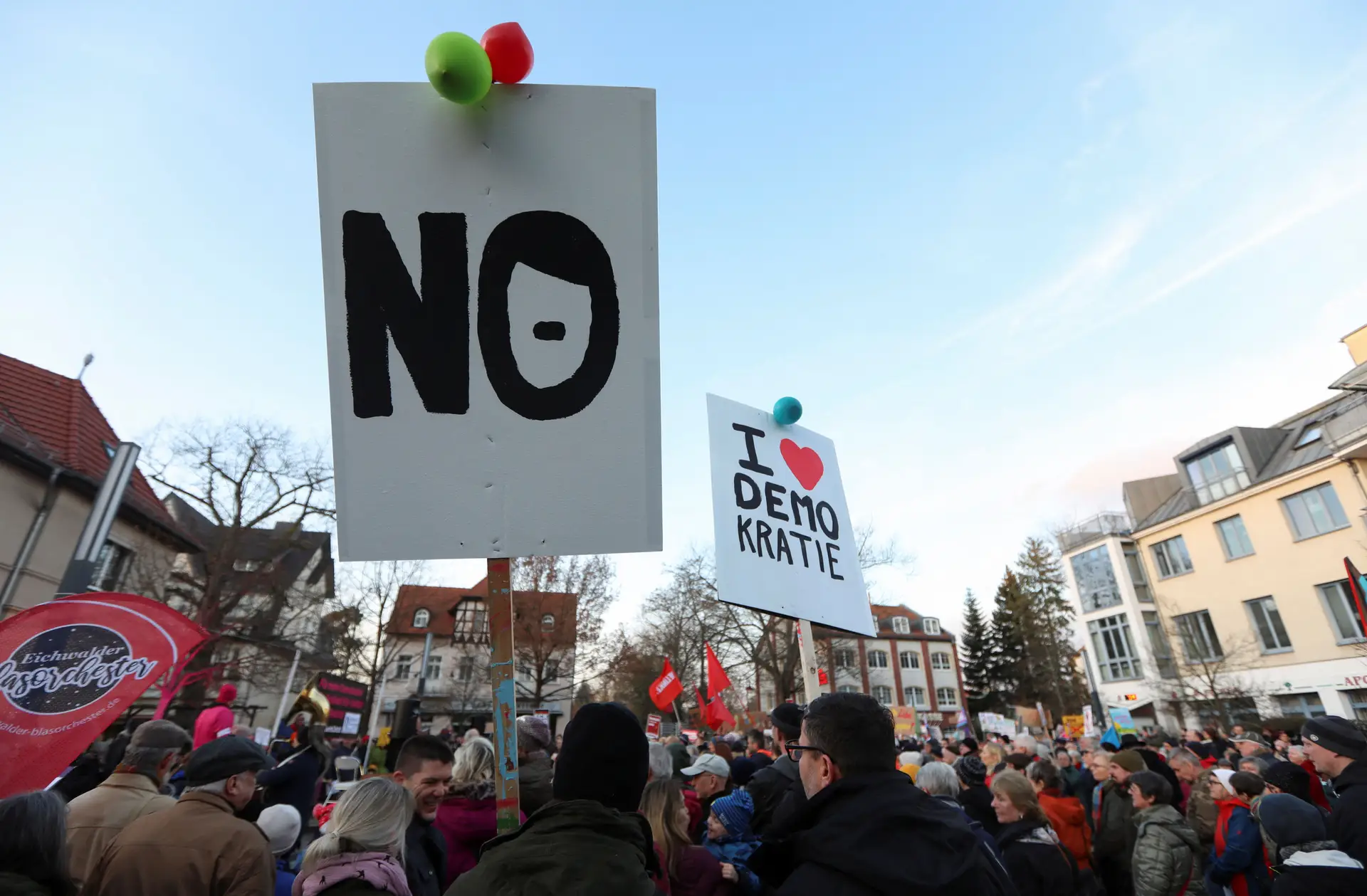Partido de extrema-direita alemão AfD perde eleição regional