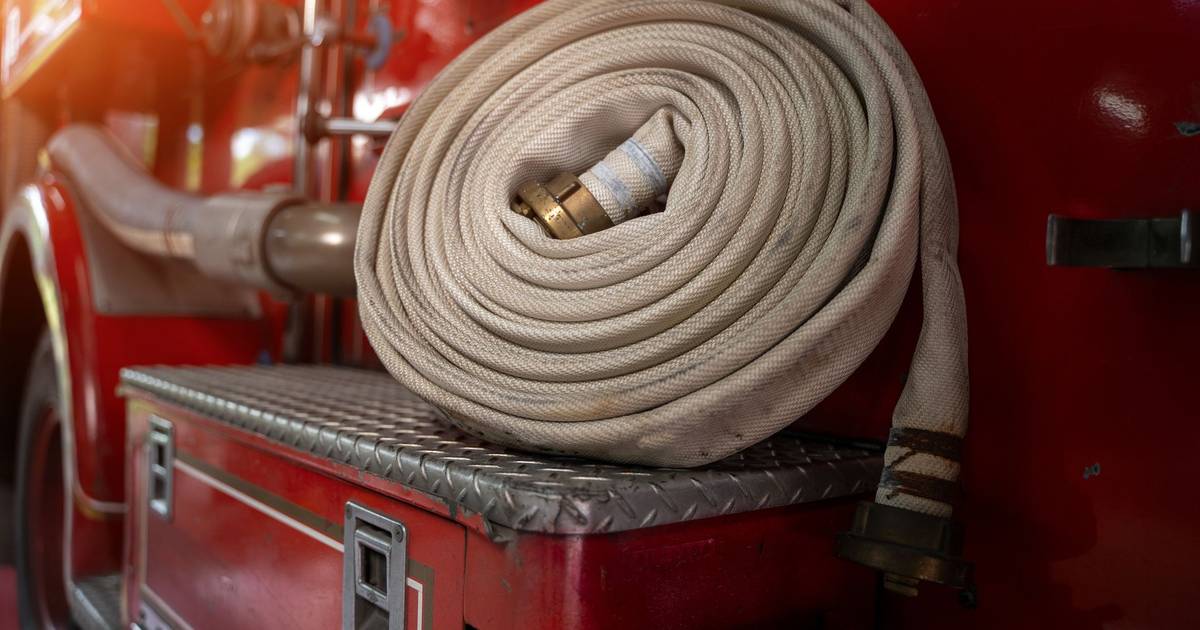 Bombeiros resgataram duas pessoas soterradas em Albufeira após queda de muro
