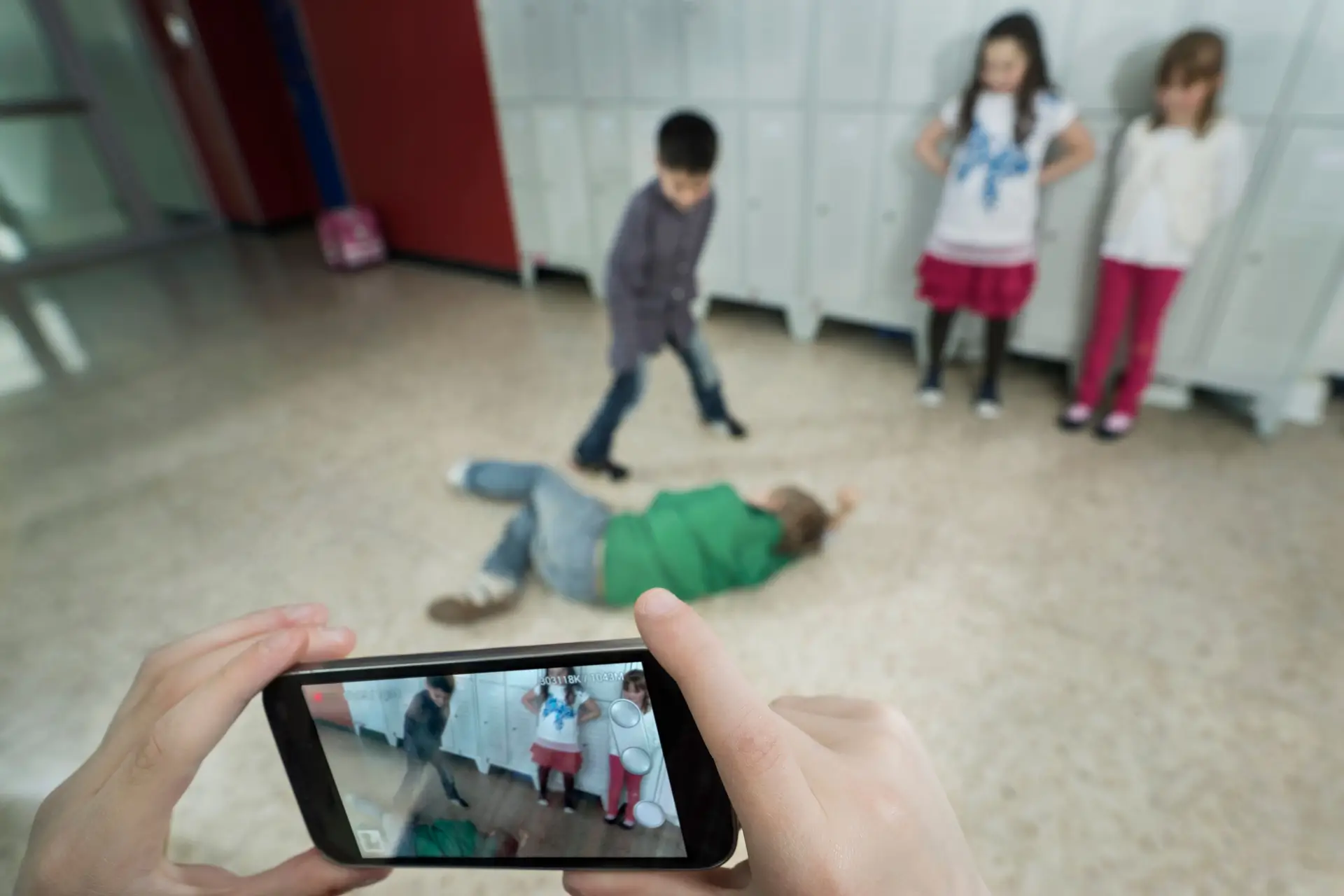 30% dos crimes graves cometidos por menores ocorreram dentro da escola
