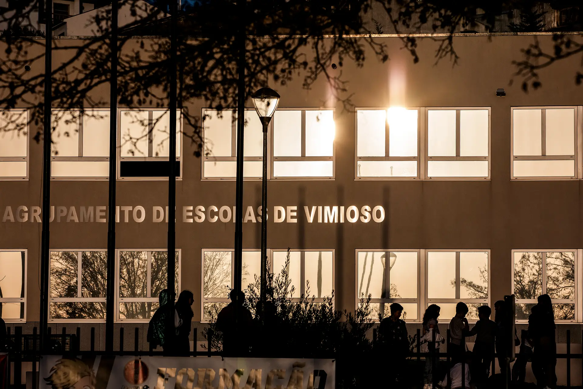 A escola foi remodelada recentemente e é “demasiado grande” para os 230 alunos