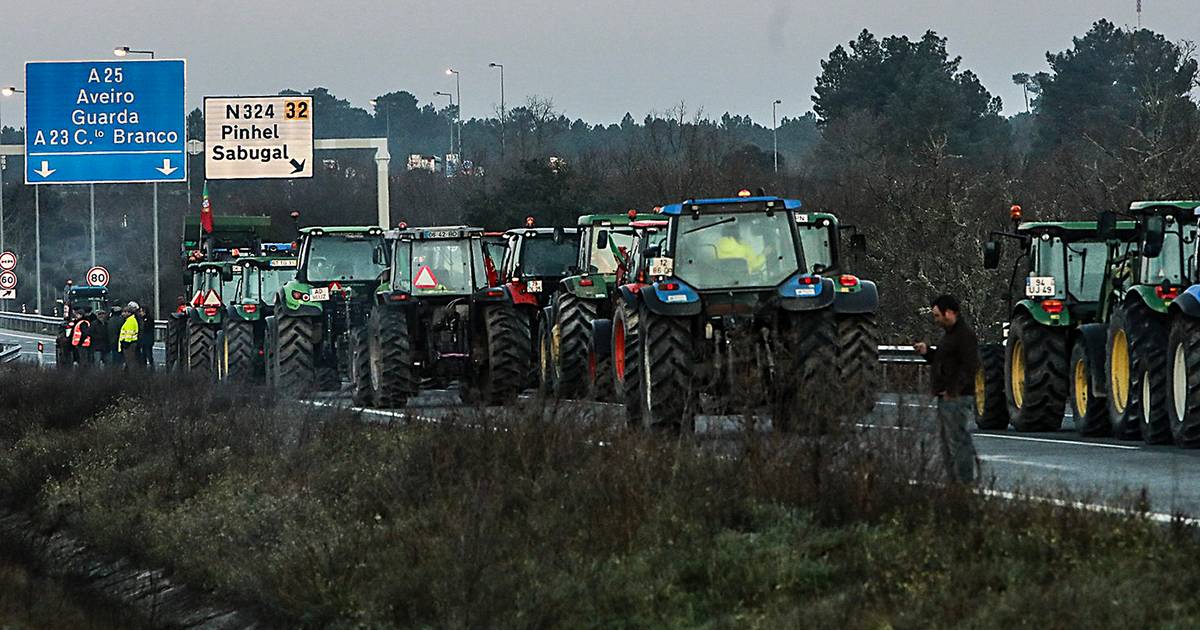 Protesto dos agricultores: várias estradas do país condicionadas, GNR pede que não se coloque em causa “o direito à mobilidade”
