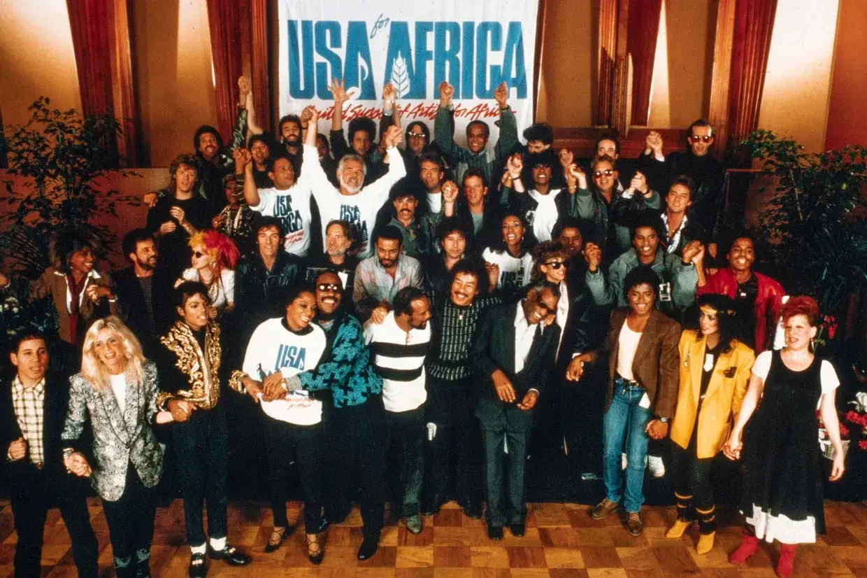 A realeza pop dos anos 80 “no primeiro dia do infantário”: a história de ‘We Are the World’, a noite em que os egos (não) ficaram à porta