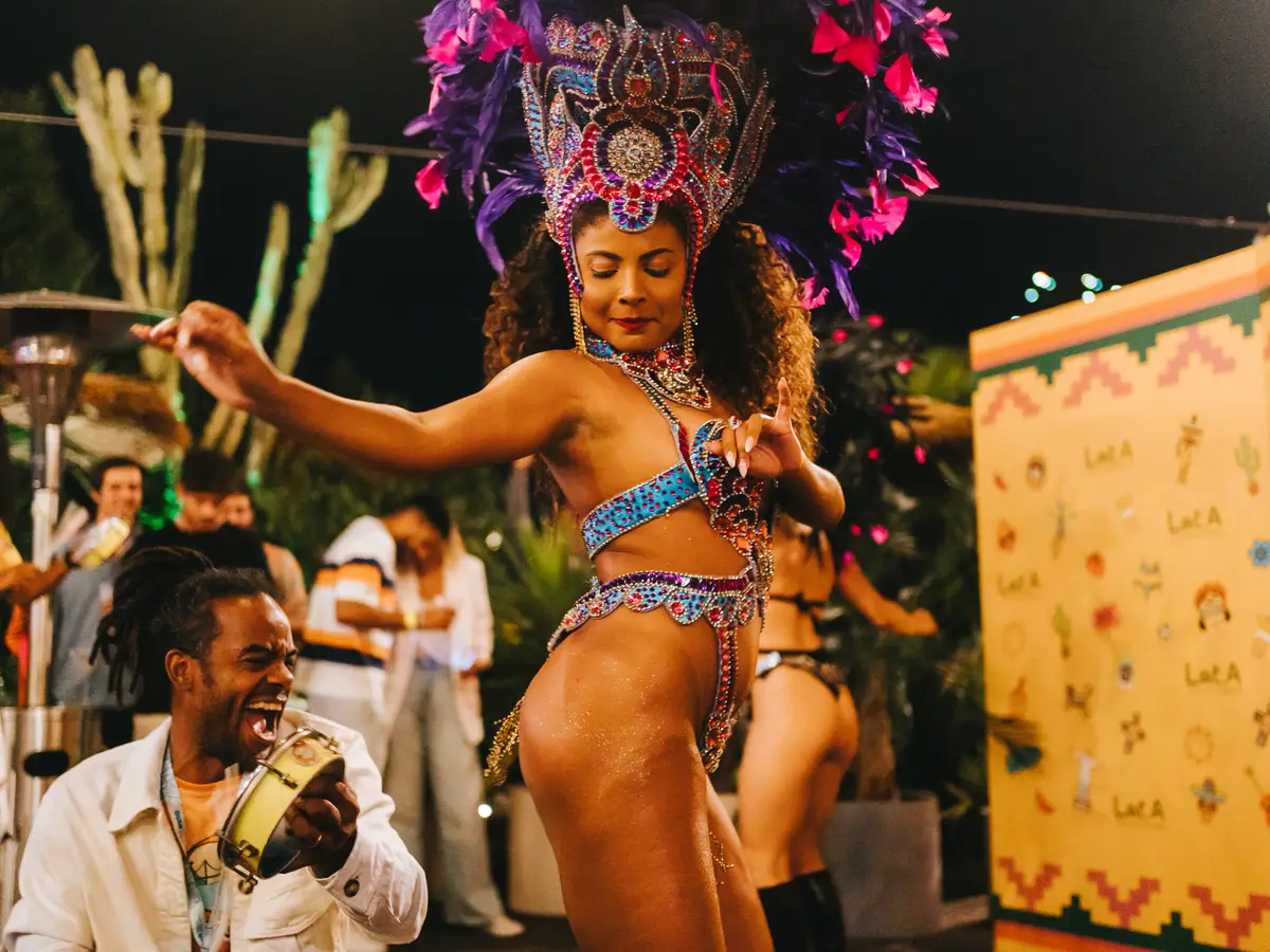 Carnaval com sabor a Brasil: as dicas do Boa Cama Boa Mesa com muito samba,  feijoada e caipirinhas - Expresso