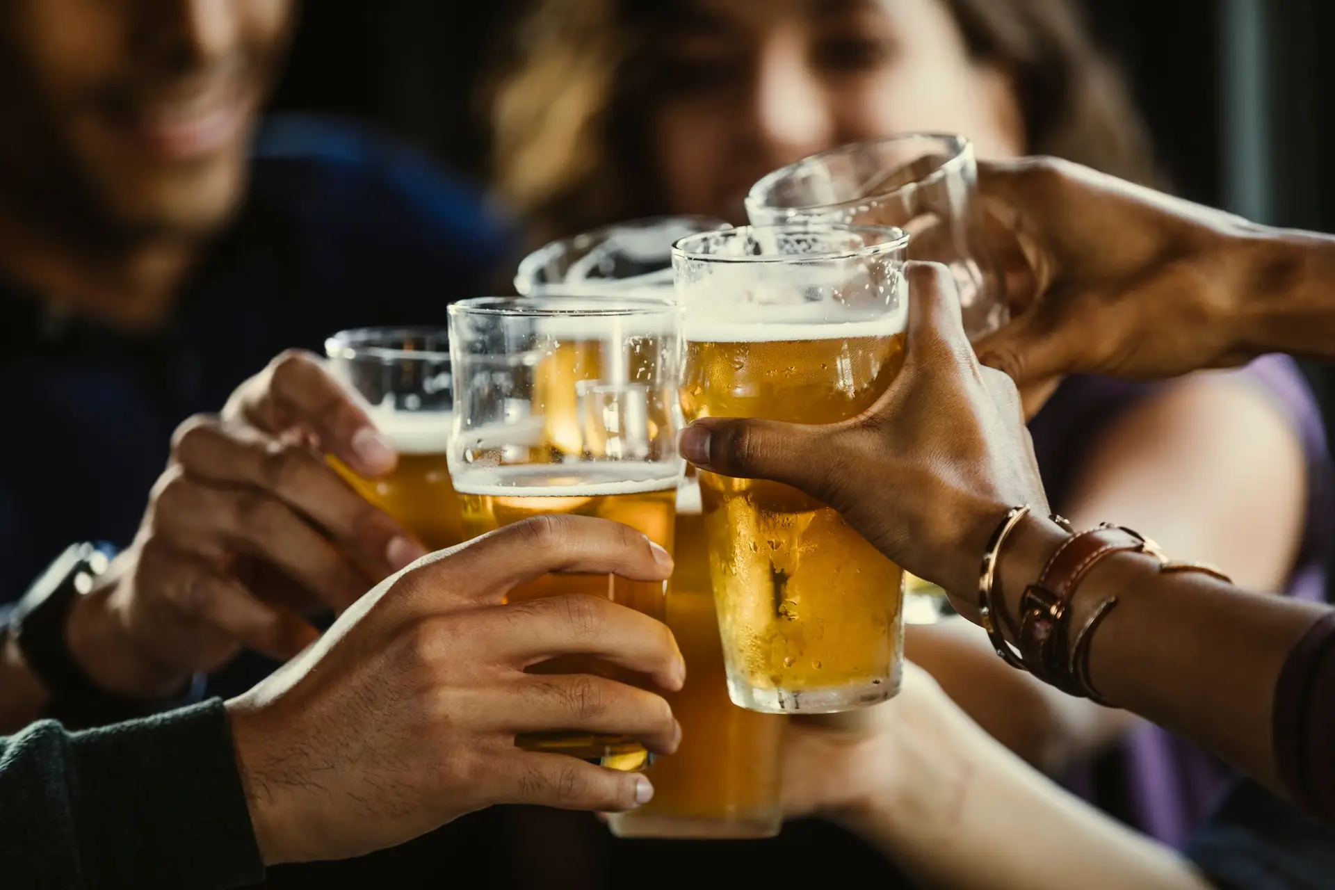 Jovens portugueses começam a beber mais cedo e com mais situações de embriaguez severa