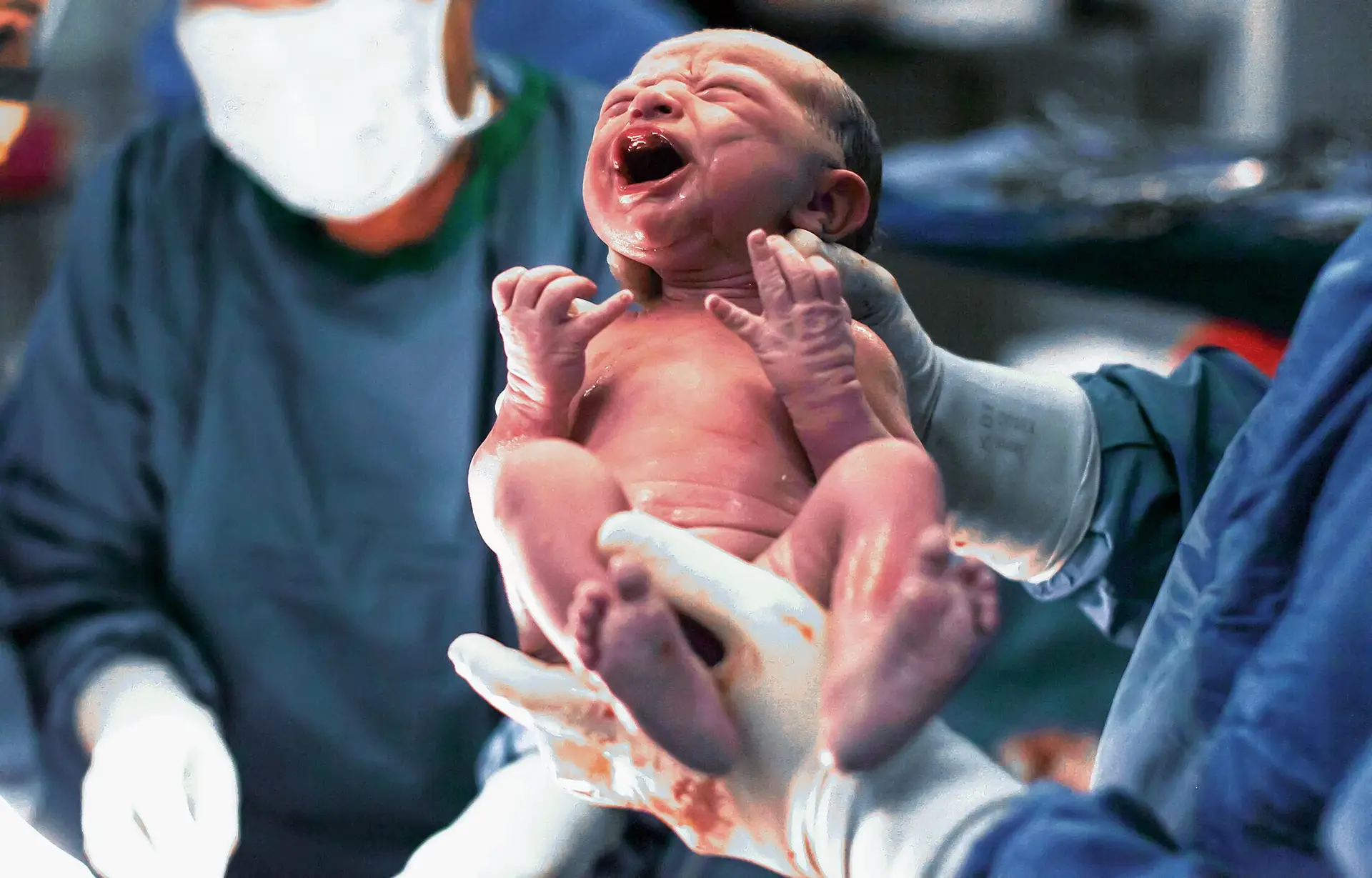 Mortalidade materna: obesidade e hipertensão explicam mortes que incidem mais sobre mulheres estrangeiras