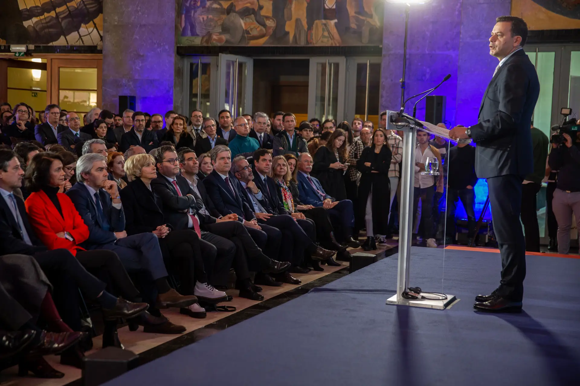 Luís Montenegro faz a apresentação do programa eleitoral da AD.