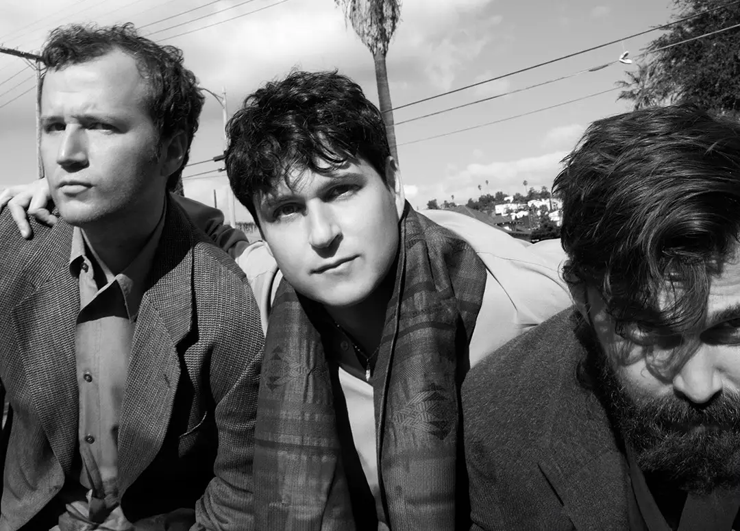 Vampire Weekend anunciam novo álbum veja a capa, o alinhamento e o